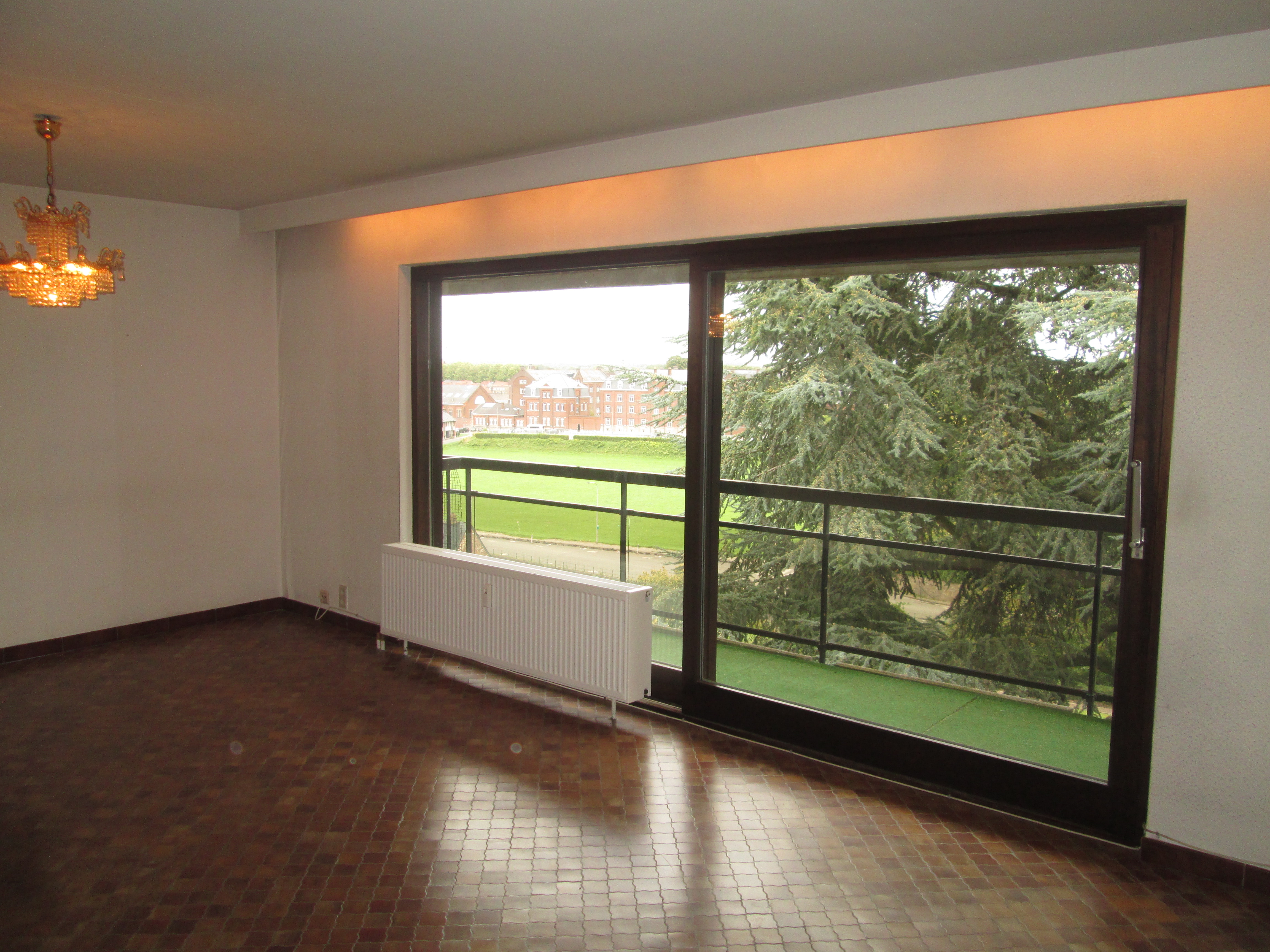 Grand Studio à louer 5ème étage Résidence LE VERSAILLES   Tournai